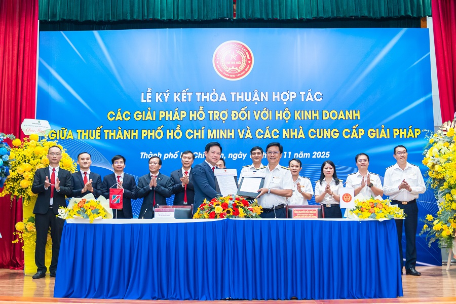 Đại diện Agribank và Thuế Thành phố Hồ Chí Minh ký kết thỏa thuận hợp tác