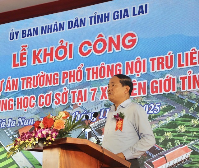 Ông Phạm Anh Tuấn phát biểu lời đáp từ. Ảnh: Tùng Hiền