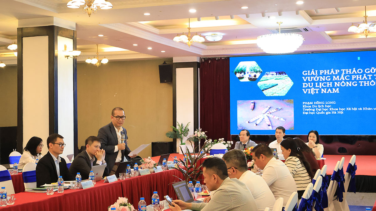 Các chuyên gia chia sẻ tại hội thảo Các chuyên gia chia sẻ tại hội thảo