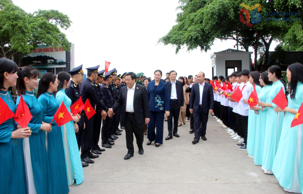 Ủy viên Bộ Chính trị Nguyễn Xuân Thắng dự ngày hội Đại đoàn kết toàn dân tộc tại xã Vĩnh Thực