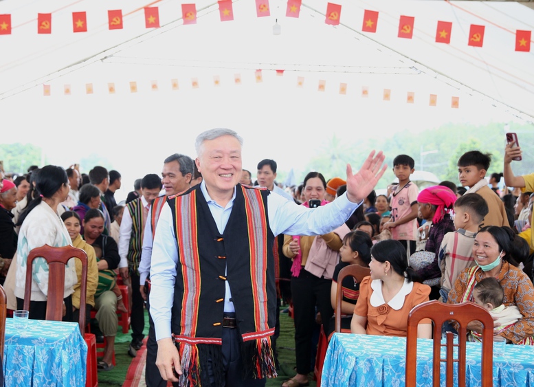 Phó Thủ tướng Thường trực Nguyễn Hòa Bình dự Ngày hội Đại đoàn kết toàn dân tộc tại Quảng Ngãi