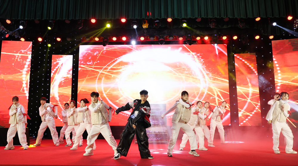 Tiết mục nhảy hiện đại 