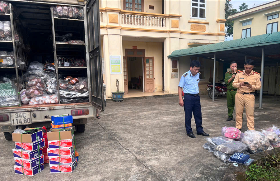 Phú Thọ siết chặt kiểm soát hàng hóa cuối năm: Xử phạt gần 25 triệu đồng, tịch thu hàng tấn hàng lậu