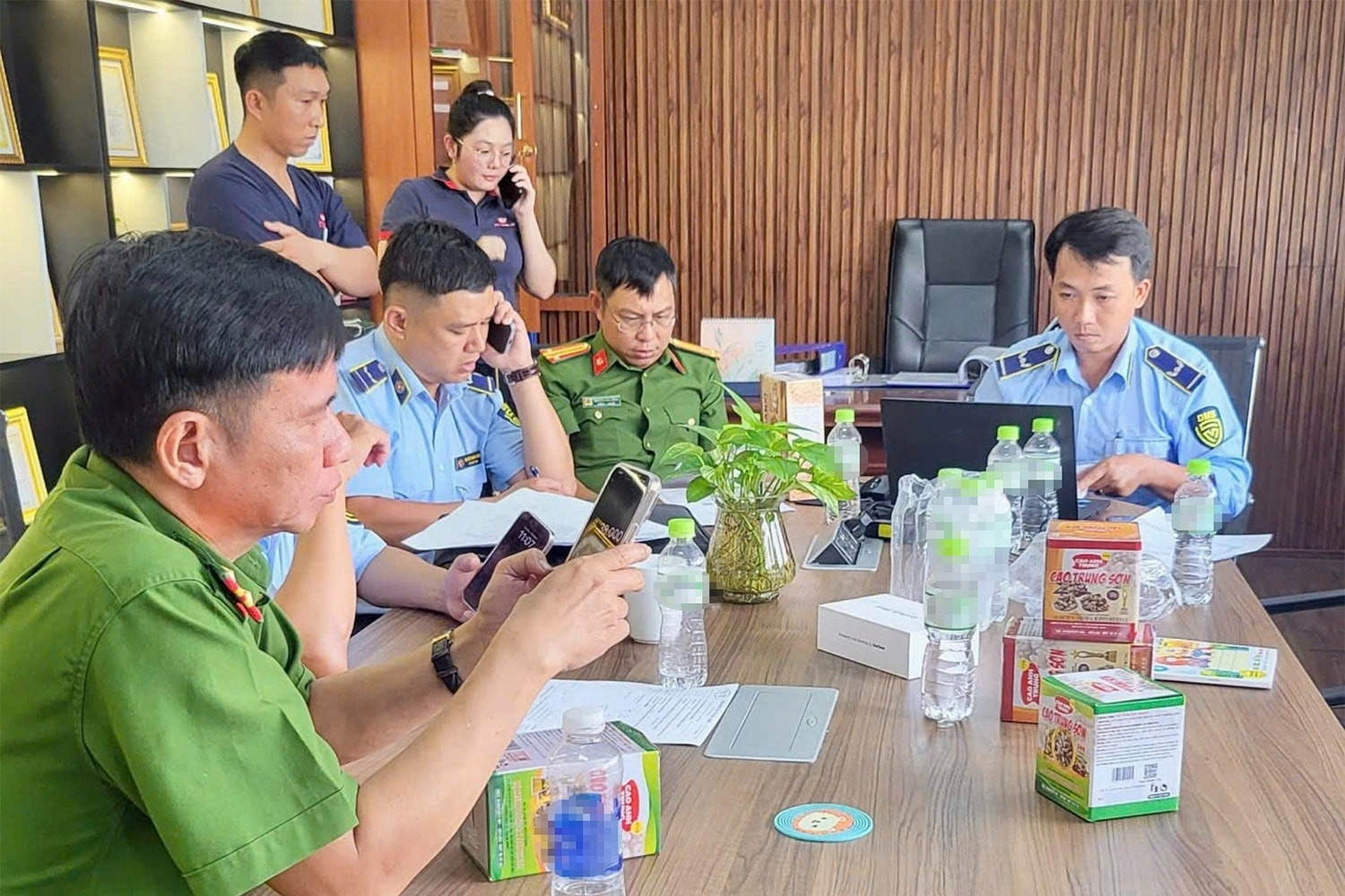 Thương hiệu Cao Trung Sơn xuất hiện trong buổi làm việc của lực lượng chức năng tỉnh An Giang với Hộ kinh doanh 