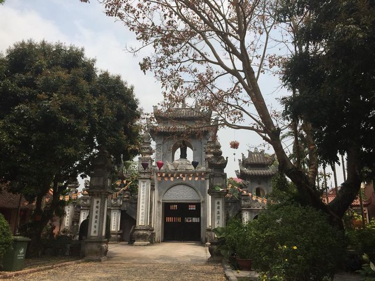 Chùa Trung Hậu với nét kiến trúc cổ đặc trưng của vùng Mê Linh.