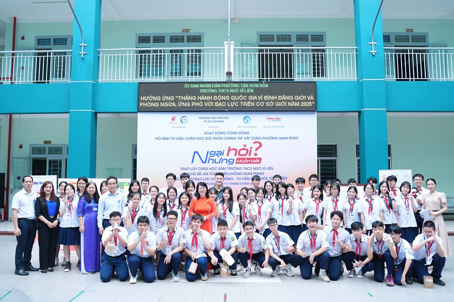 Chương trình tuyên truyền - giao lưu chuyên đề “Ngại hỏi nhưng muốn biết” đã tạo nên không gian thân thiện, bổ ích cho buổi sáng đầu tuần dành cho học sinh khối 9 Trường THCS Ngô Sĩ Liên