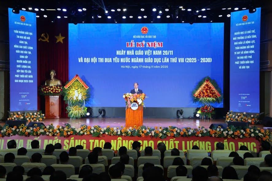 Bộ Giáo dục và Đào tạo tổ chức Lễ kỷ niệm 43 năm ngày Nhà giáo Việt Nam và Đại hội Thi đua yêu nước lần thứ VIII. Ảnh: LV