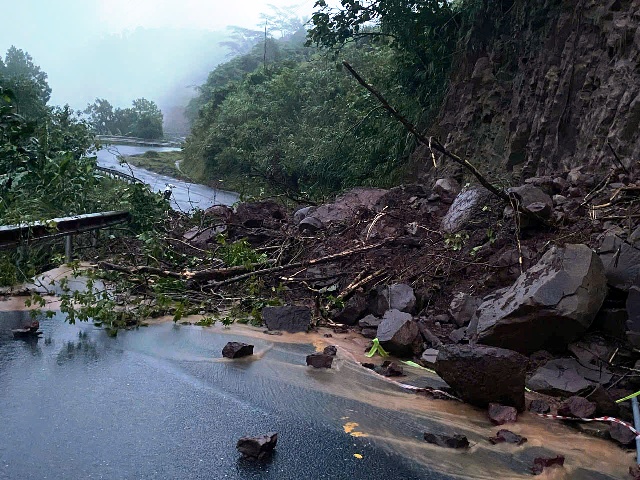 Quảng Trị ứng phó khẩn cấp trước mưa lớn, nhiều khu vực bị ngập và mất điện