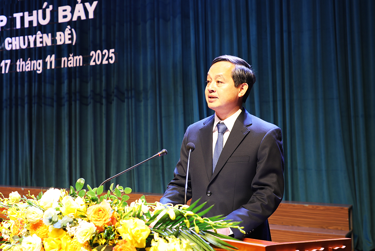 Đồng chí Phạm Hoàng Sơn phát biểu tại Kỳ họp. Đồng chí Phạm Hoàng Sơn phát biểu tại Kỳ họp.