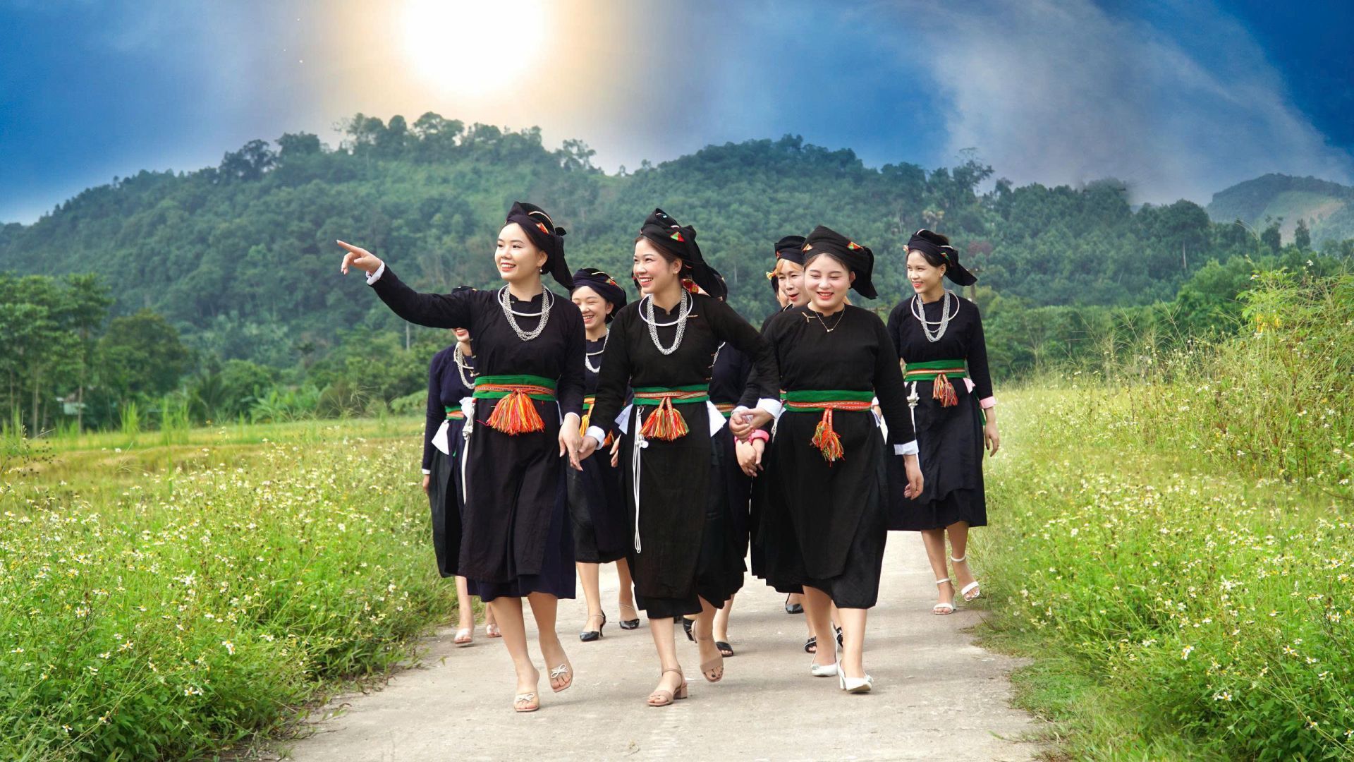 Lào Cai nỗ lực đảm bảo an sinh, nâng cấp hạ tầng, giảm nghèo bền vững vùng đồng bào dân tộc thiểu số và miền núi