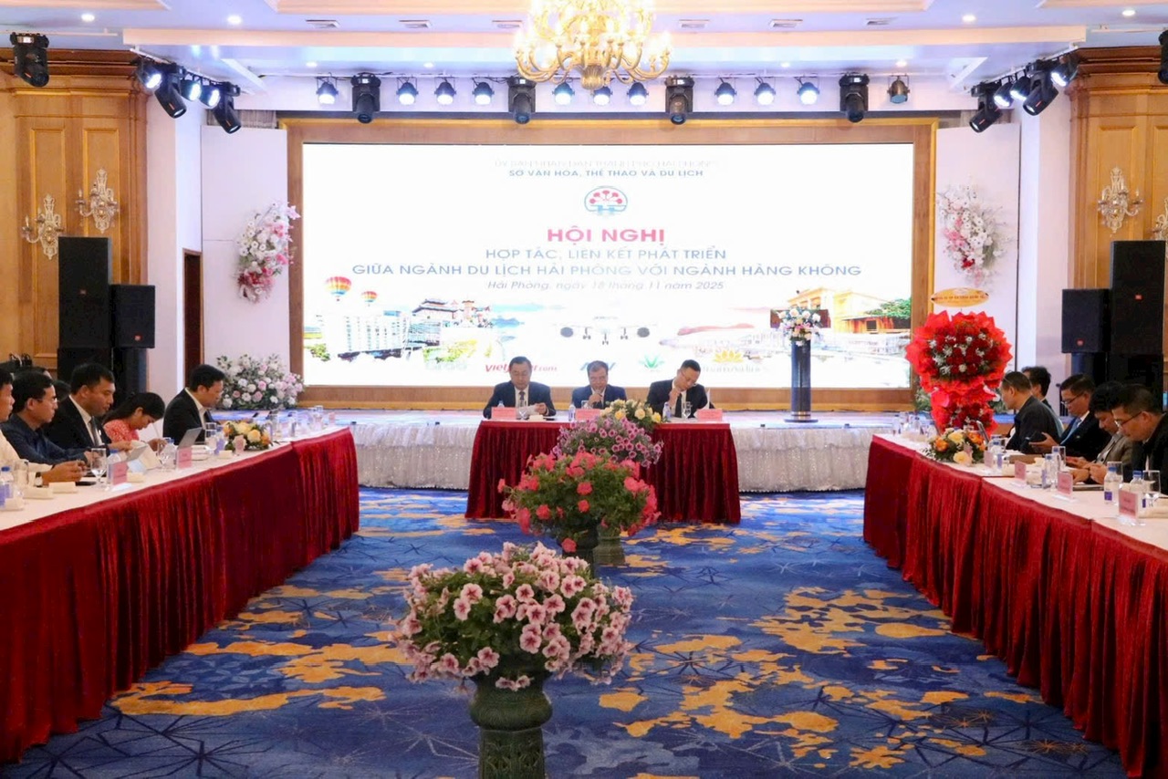 Quang cảnh hội nghị. Quang cảnh hội nghị.