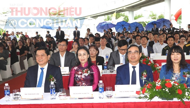 Lãnh đạo TP. Đà Nẵng và đại biểu.