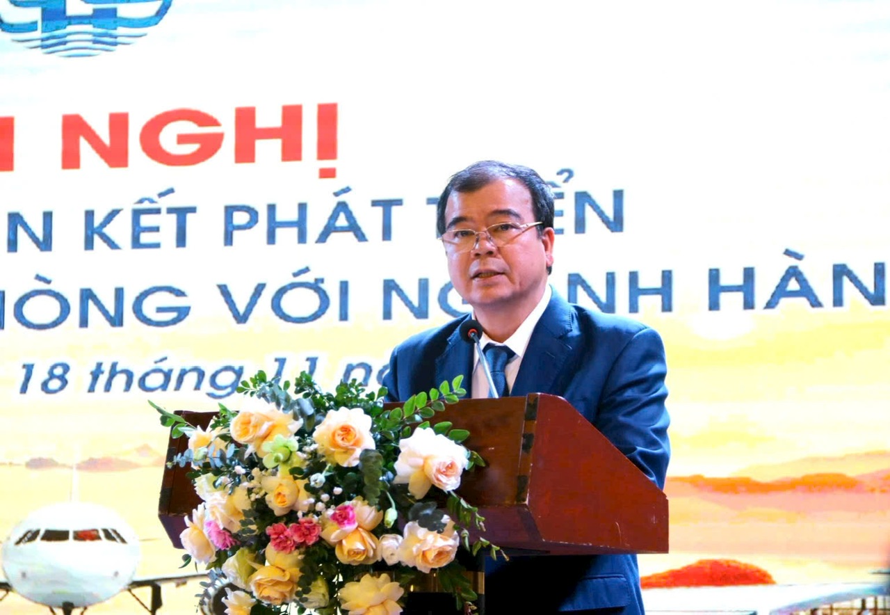 Đồng chí Nguyễn Minh Hùng, Phó Chủ tịch Ủy ban nhân dân thành phố Hải Phòng phát biểu tại hội nghị. Đồng chí Nguyễn Minh Hùng, Phó Chủ tịch Ủy ban nhân dân thành phố Hải Phòng phát biểu tại hội nghị.