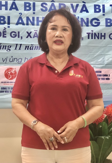 Bà Đồng Thị Ánh thông tin tóm tắt về tình hình thiệt hại do bão số 13 gây ra tại tỉnh Gia Lai. Ảnh: Viết Hiền