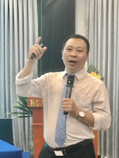 Luật sư Vũ Xuân Hưng truyền đạt kiến thức cho DN về kỹ năng phân loại mã số HS. Ảnh: Viết Hiền