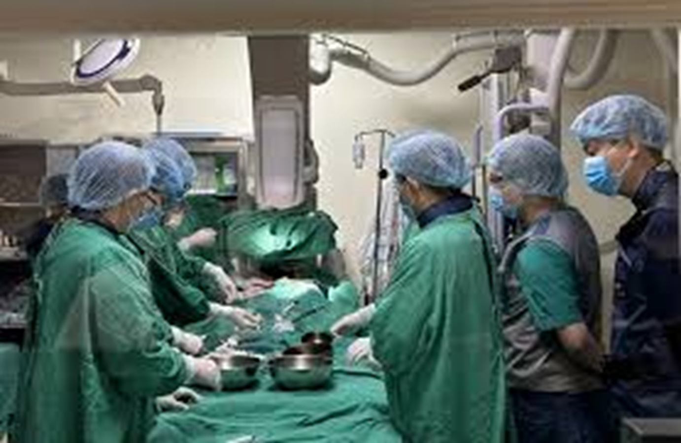 Bệnh viện Đa khoa tỉnh Thanh Hoá thực hiện thành công ca thay van động mạch chủ qua da đầu tiên