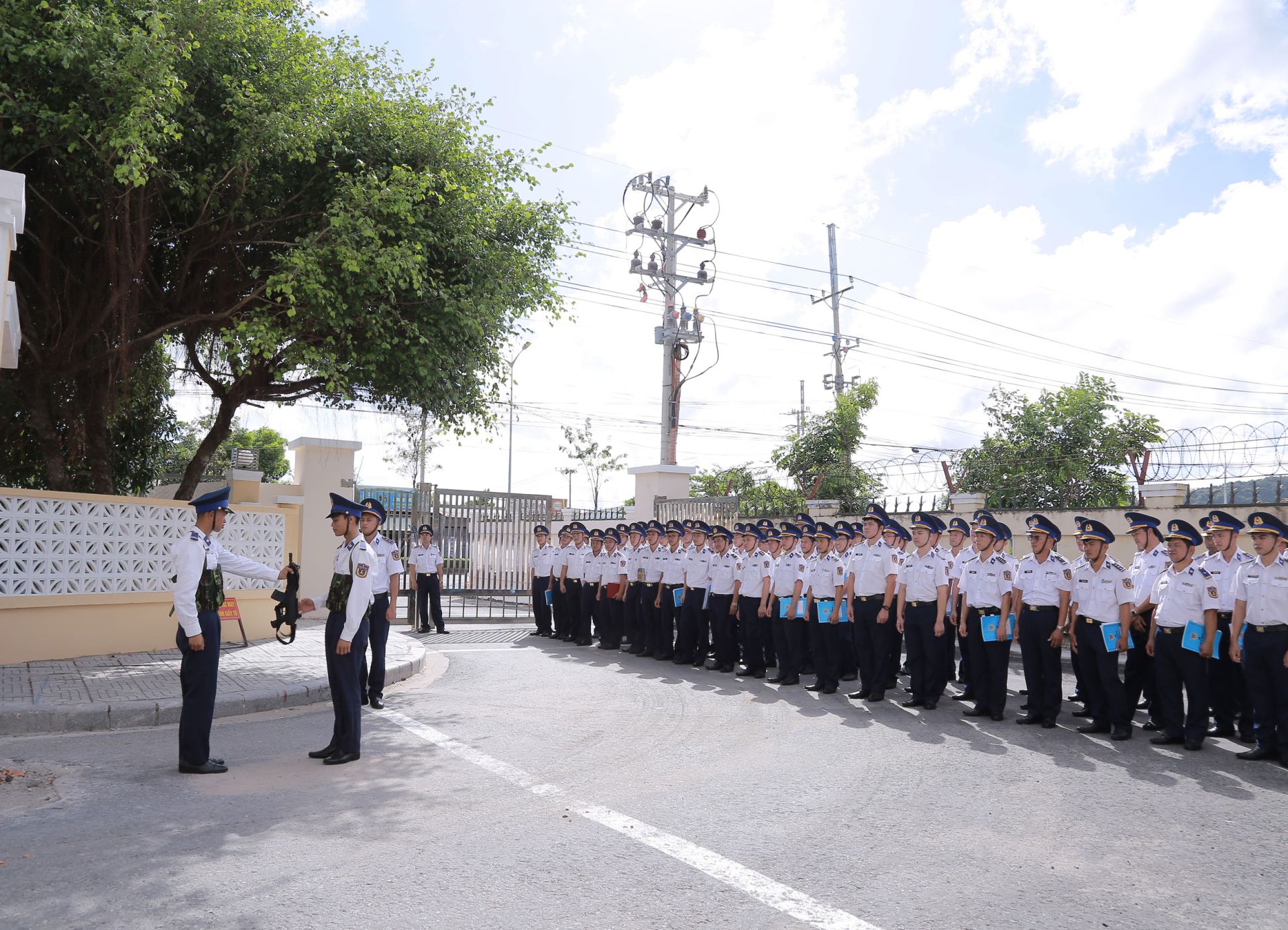 Bộ Tư lệnh V&ugrave;ng Cảnh s&aacute;t biển 4 tập huấn đ&oacute;ng qu&acirc;n canh ph&ograve;ng (th&aacute;ng 5/2025)