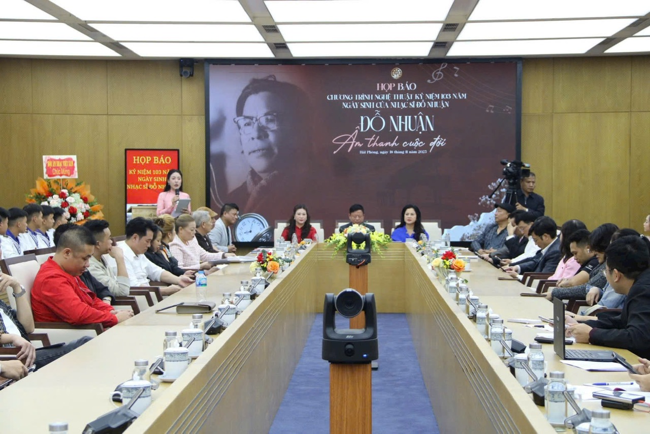 Quang cảnh buổi họp báo.