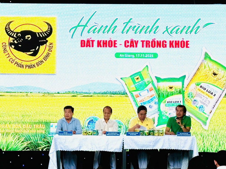 Hội đồng KHKT của Công ty CP Phân bón Bình Điền tư vấn và giới thiệu giải pháp canh tác thông minh cho bà con nông dân. Hội đồng KHKT của Công ty CP Phân bón Bình Điền tư vấn và giới thiệu giải pháp canh tác thông minh cho bà con nông dân.