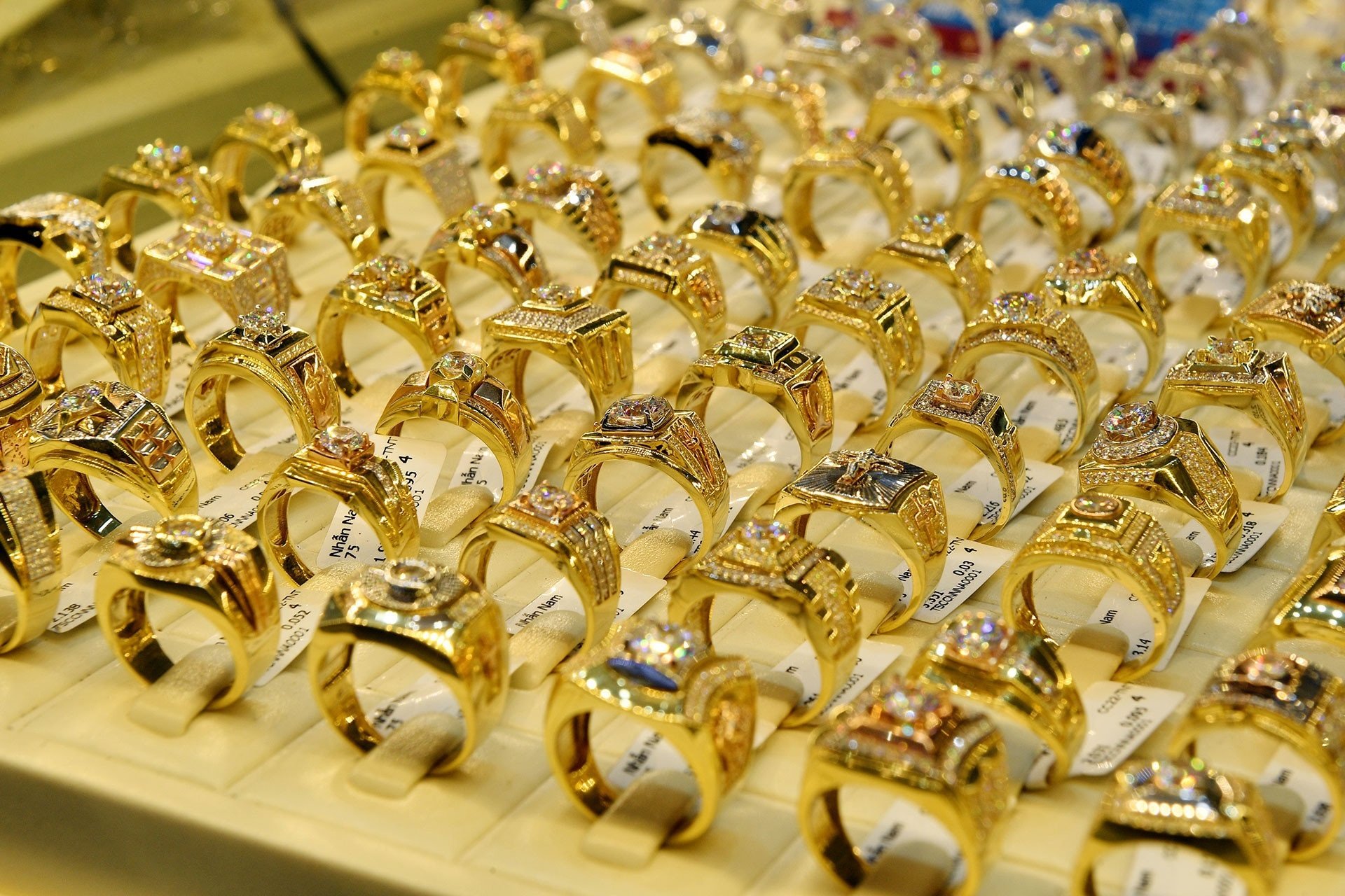 Cập nhật giá vàng hôm nay 18/11: Giá vàng thế giới nối dài đà lao dốc, vàng trong nước đảo chiều giảm mạnh. (Ảnh minh họa) Cập nhật giá vàng hôm nay 18/11: Giá vàng thế giới nối dài đà lao dốc, vàng trong nước đảo chiều giảm mạnh. (Ảnh minh họa)