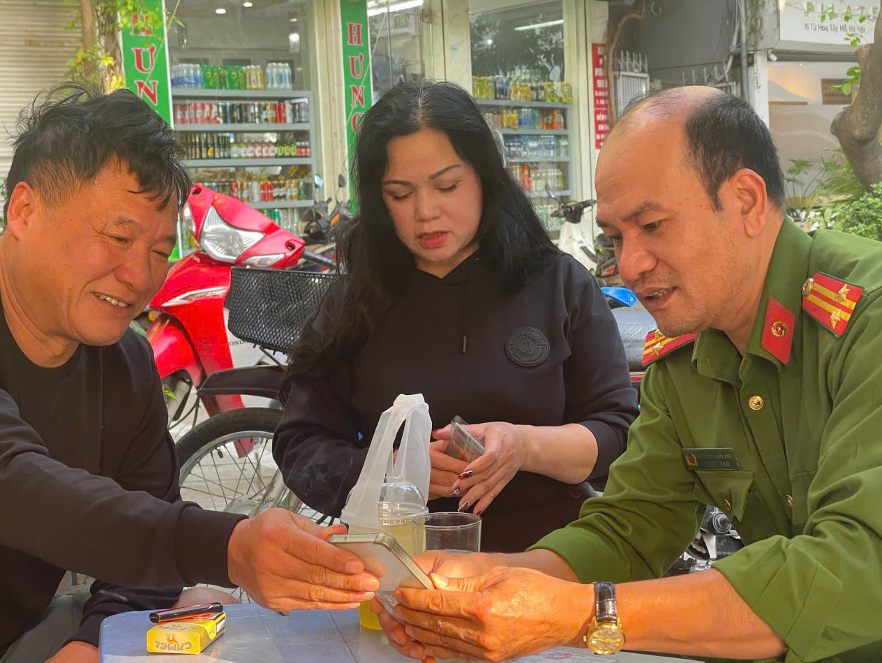 Hà Nội: Công an phường Tây Hồ “chạy nước rút” cao điểm làm sạch dữ liệu đăng ký xe