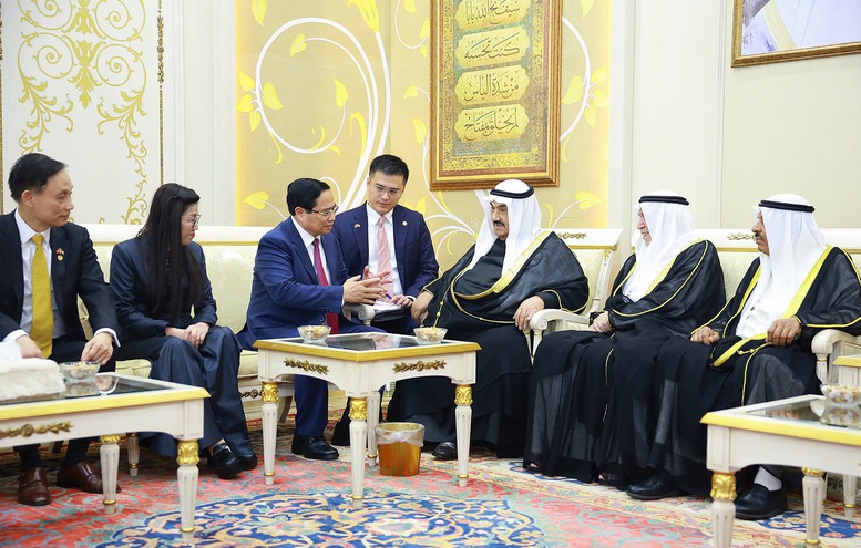 Thủ tướng Phạm Minh Chính khẳng định Việt Nam luôn ghi nhớ vai trò tiên phong và tâm huyết của nguyên Thủ tướng Sheikh Nasser trong việc đưa hai nước trở thành những đối tác kinh tế, đầu tư và phát triển quan trọng hàng đầu của nhau tại khu vực - Ảnh: VGP/Nhật Bắc Thủ tướng Phạm Minh Chính khẳng định Việt Nam luôn ghi nhớ vai trò tiên phong và tâm huyết của nguyên Thủ tướng Sheikh Nasser trong việc đưa hai nước trở thành những đối tác kinh tế, đầu tư và phát triển quan trọng hàng đầu của nhau tại khu vực - Ảnh: VGP/Nhật Bắc