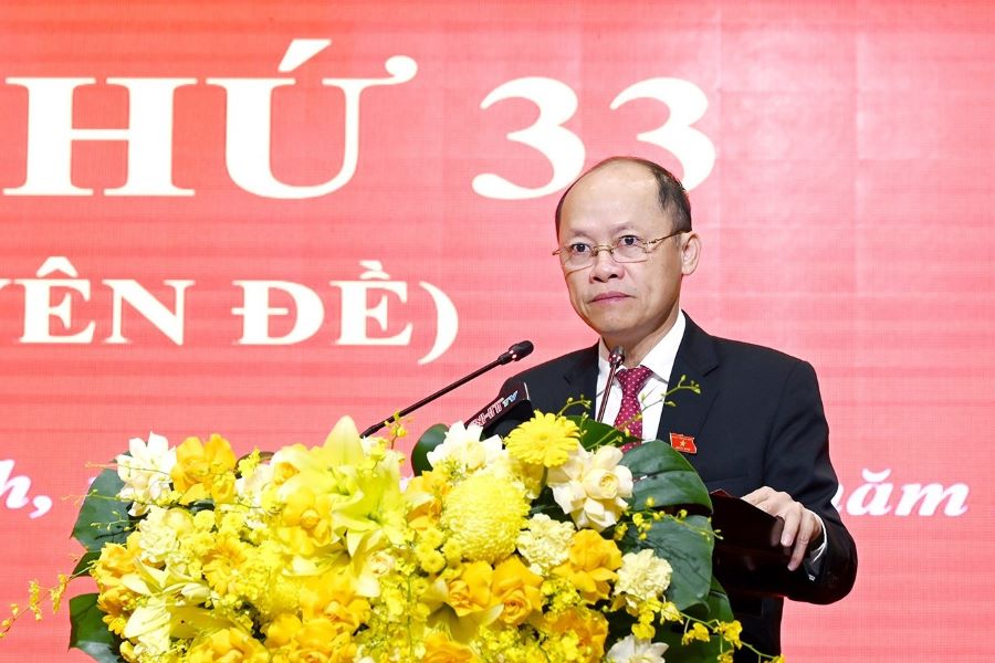 Phó Bí thư Thường trực Tỉnh ủy, Chủ tịch HĐND tỉnh Hà Tĩnh Nguyễn Hồng Lĩnh phát biểu khai mạc kỳ họp.