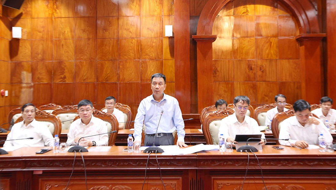 Chủ tịch HĐTV EVNNPT Nguyễn Tuấn Tùng đề xuất các kiến nghị tại buổi làm việc