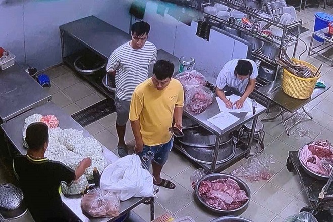 Khu vực chế biến thức ăn của Trường Tiểu học Cự Khê