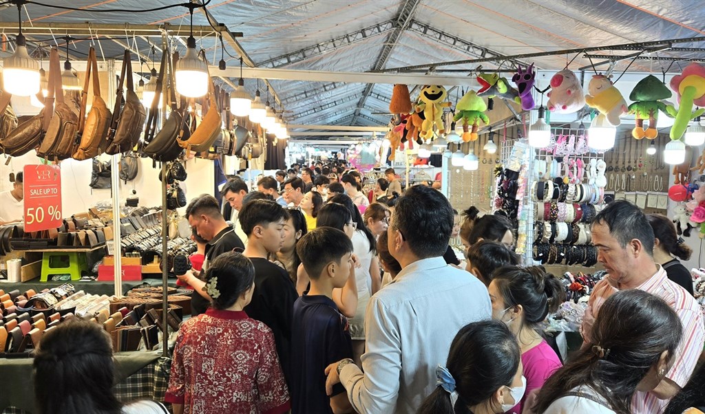 Hơn 30.000 lượt khách tham quan tại Ngày hội Cua Cà Mau - Lần thứ II năm 2025