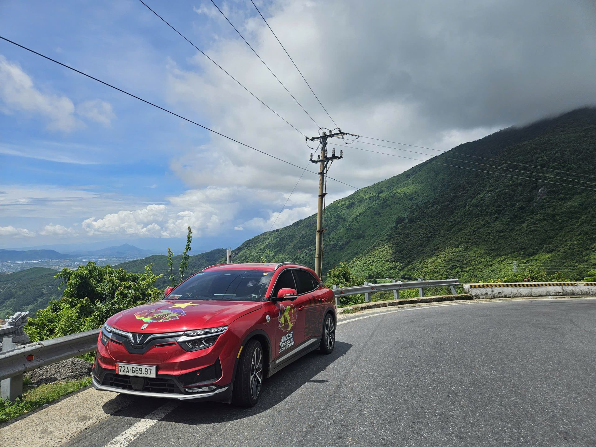 Chủ xe VF 8: “Đạp ga đã như siêu xe, chi phí nuôi xe quá rẻ”