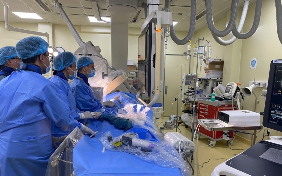 Các bác sỹ xử trí 4 ca nhồi máu cơ tim thành công trong ngày 14/11. Các bác sỹ xử trí 4 ca nhồi máu cơ tim thành công trong ngày 14/11.