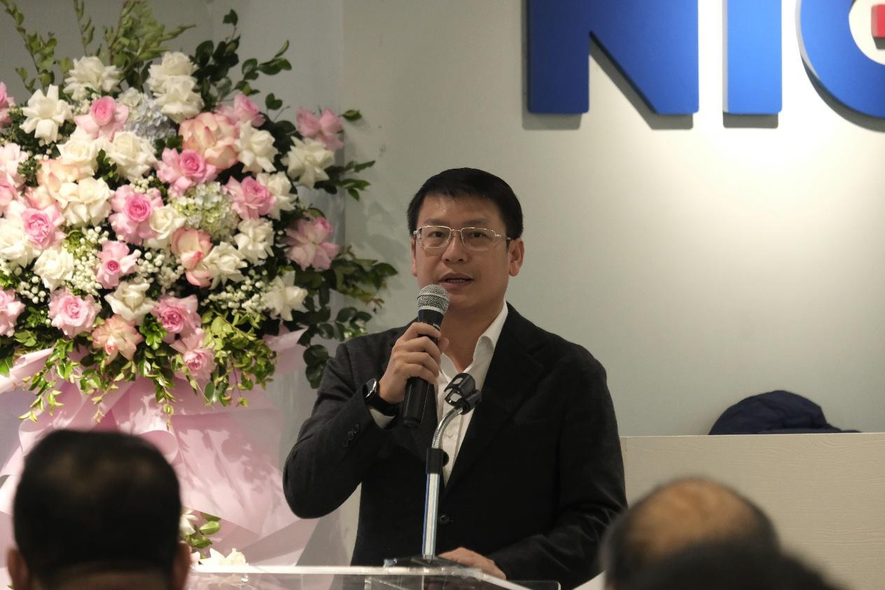 Ông Vũ Kiêm Văn - Phó Chủ tịch, Tổng Thư ký Hội Truyền thông số Việt Nam phát biểu tại Lễ khai giảng Chương trình