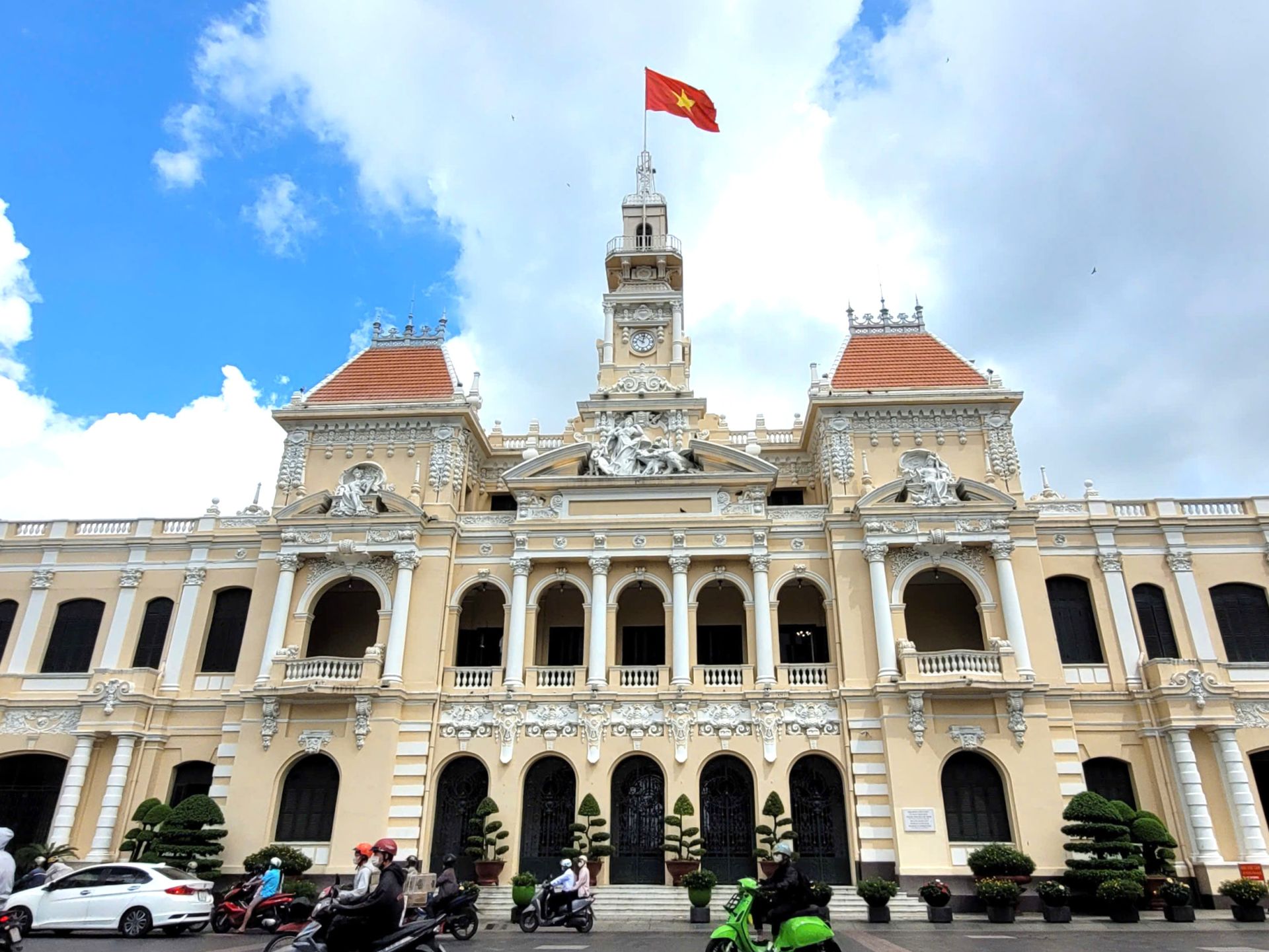 TP. HCM được bố trí tối đa tám phó chủ tịch UBND