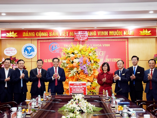 Lãnh đạo tỉnh động viên và kỳ vọng lớn vào ngành giáo dục Nghệ An