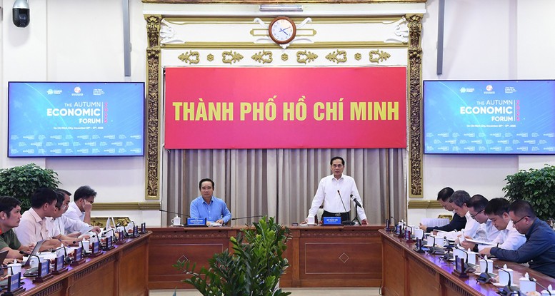 Phó Thủ tướng Bùi Thanh Sơn chủ trì cuộc họp với TPHCM về công tác chuẩn bị tổ chức Diễn đàn Kinh tế mùa Thu 2025 - Ảnh: VGP/Hải Minh