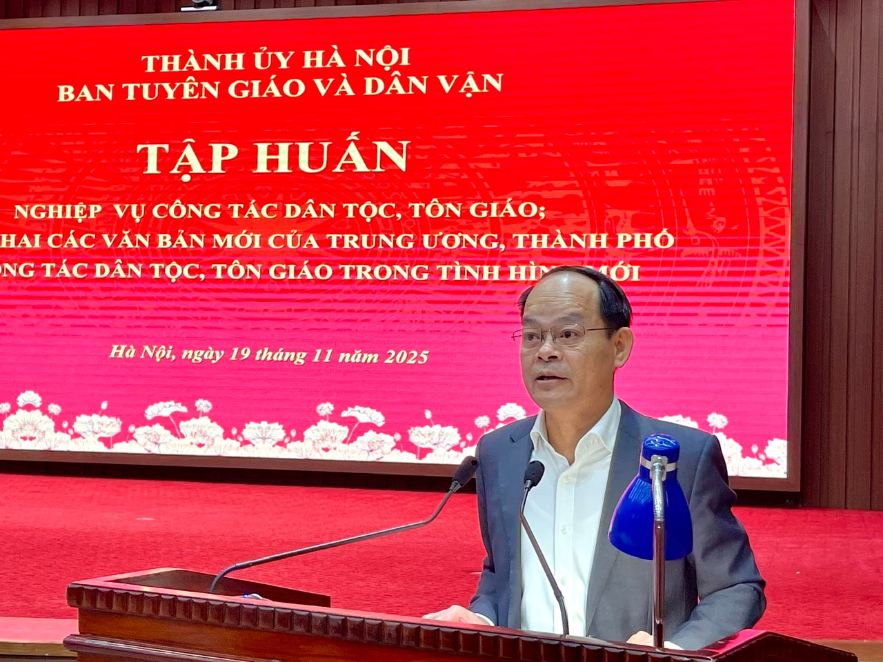 Phó Trưởng ban Tuyên giáo và Dân vận Thành ủy Hà Nội Đinh Văn Khóa