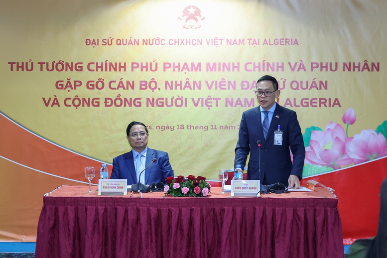 Đại sứ Việt Nam tại Algeria Trần Quốc Khánh báo cáo - Ảnh: VGP/Nhật Bắc