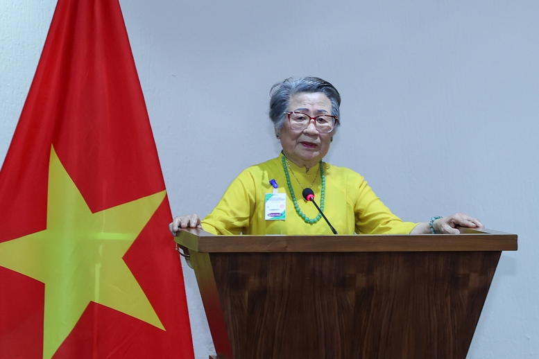 Đại diện kiều bào phát biểu tại cuộc gặp - Ảnh: VGP/Nhật Bắc