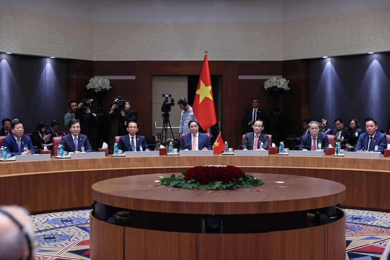 Hai bên nhất trí tiếp tục phối hợp và ủng hộ lẫn nhau trên các diễn đàn đa phương mà Việt Nam và Algeria cùng là thành viên - Ảnh: VGP/Nhật Bắc