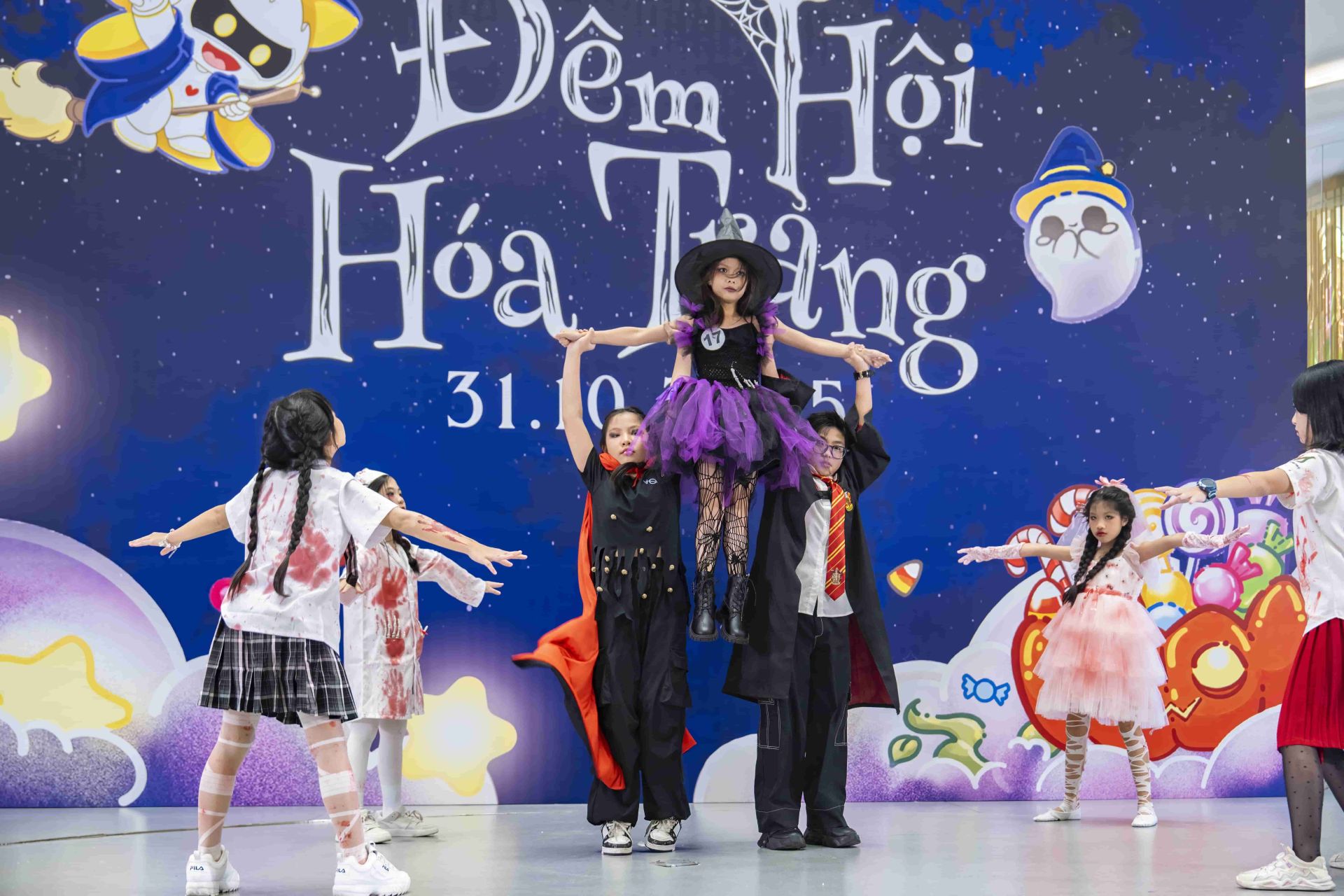 Tiết mục nhảy của nhóm GOOD KID Tiết mục nhảy của nhóm GOOD KID