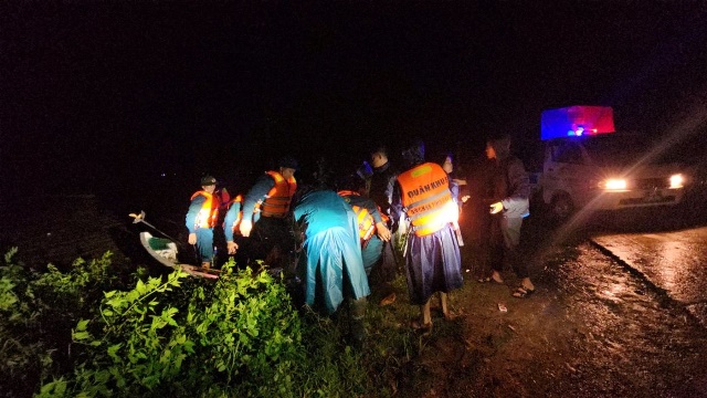 đến 19 giờ tối 18/11, chiến dịch sơ tán đã hoàn tất tại khu vực bị ngập lụt là thôn Ea Hăn (xã Yang Mao, tỉnh Đắk Lắk).