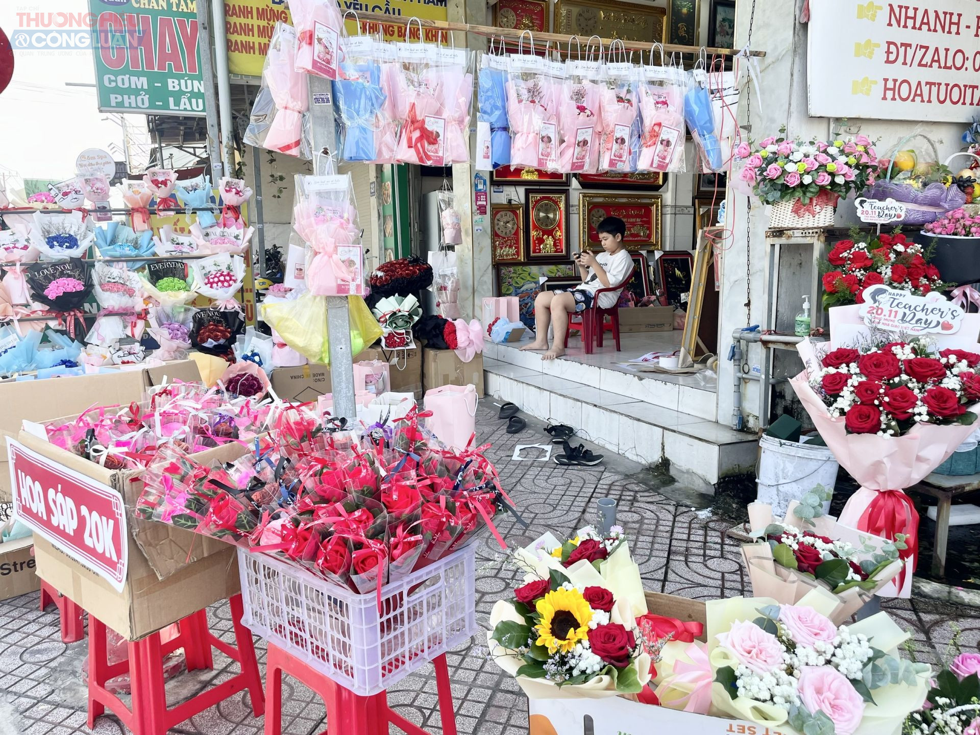 Đa dạng các mẫu hoa để người tiêu dùng lựa chọn