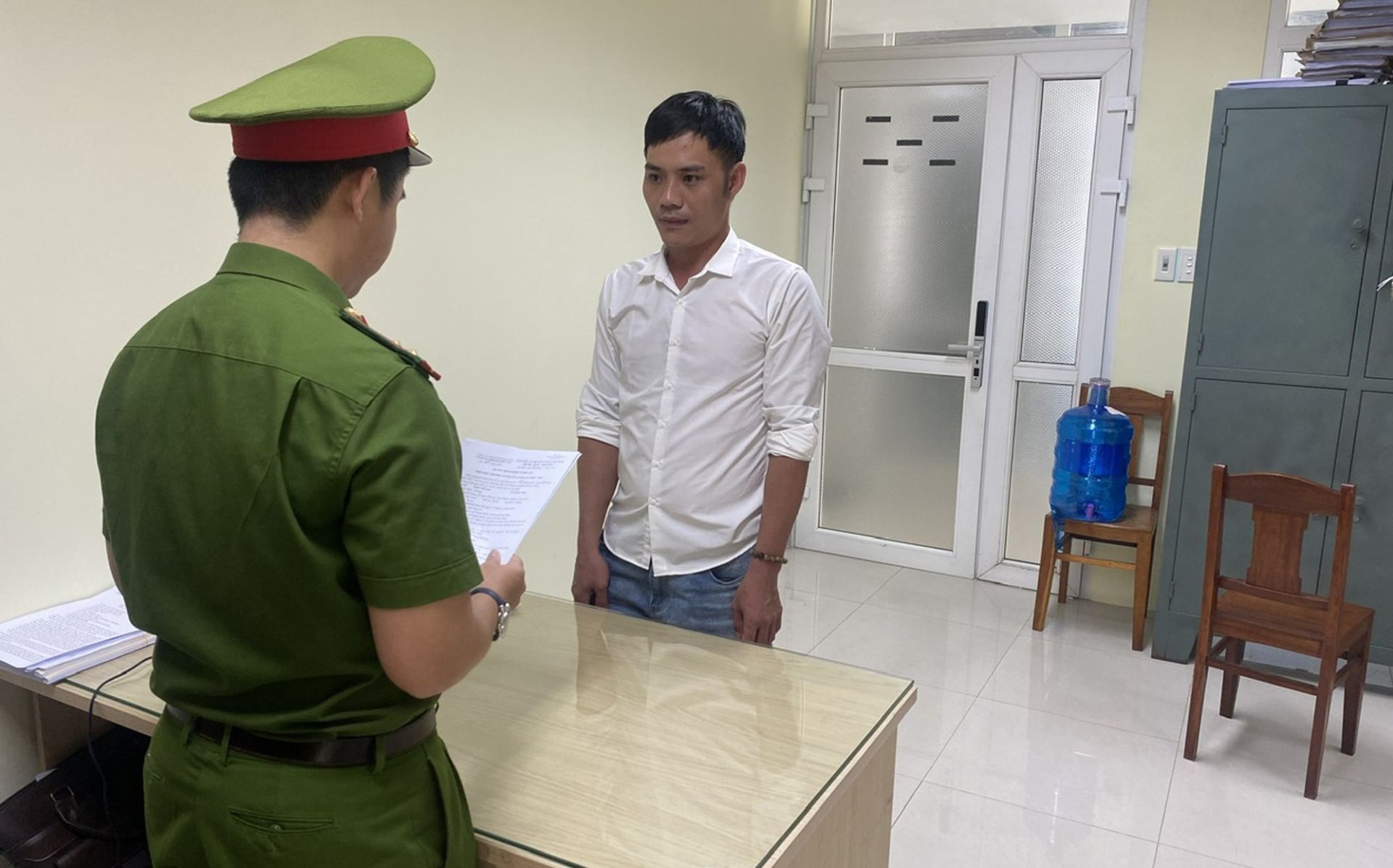 Đối tượng Trần Viết Lực tại Cơ quan Công an Đối tượng Trần Viết Lực tại Cơ quan Công an