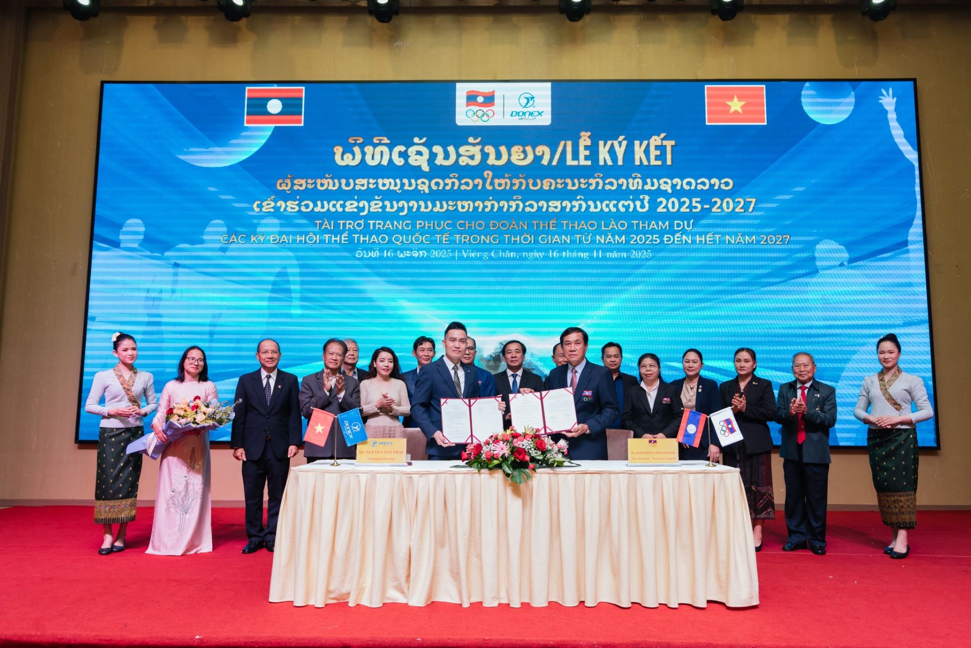 Thương hiệu Việt DonexGroup trở thành Nhà tài trợ trang phục chính thức cho Đoàn Thể thao Lào