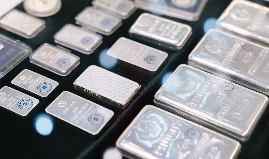 Giá bạc cuối ngày 20/11: Nội địa mất 52.000 đồng/lượng, thị trường quốc tế lùi về 50 USD/ounce