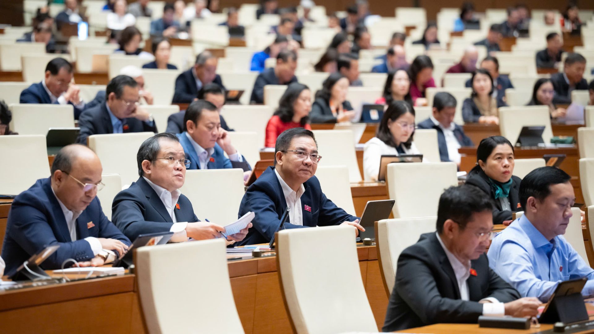 Các đại biểu Quốc hội tham dự Phiên thảo luận