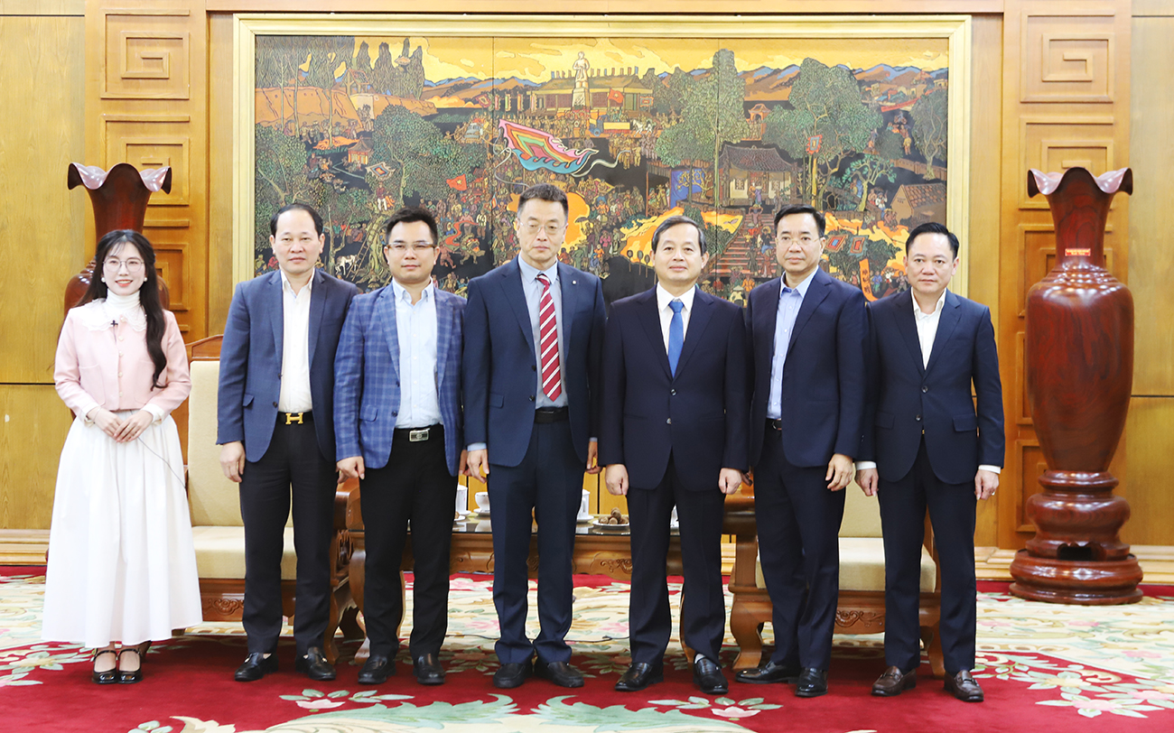 Các đồng chí lãnh đạo tỉnh Bắc Ninh.chụp ảnh lưu niệm với Đoàn công tác