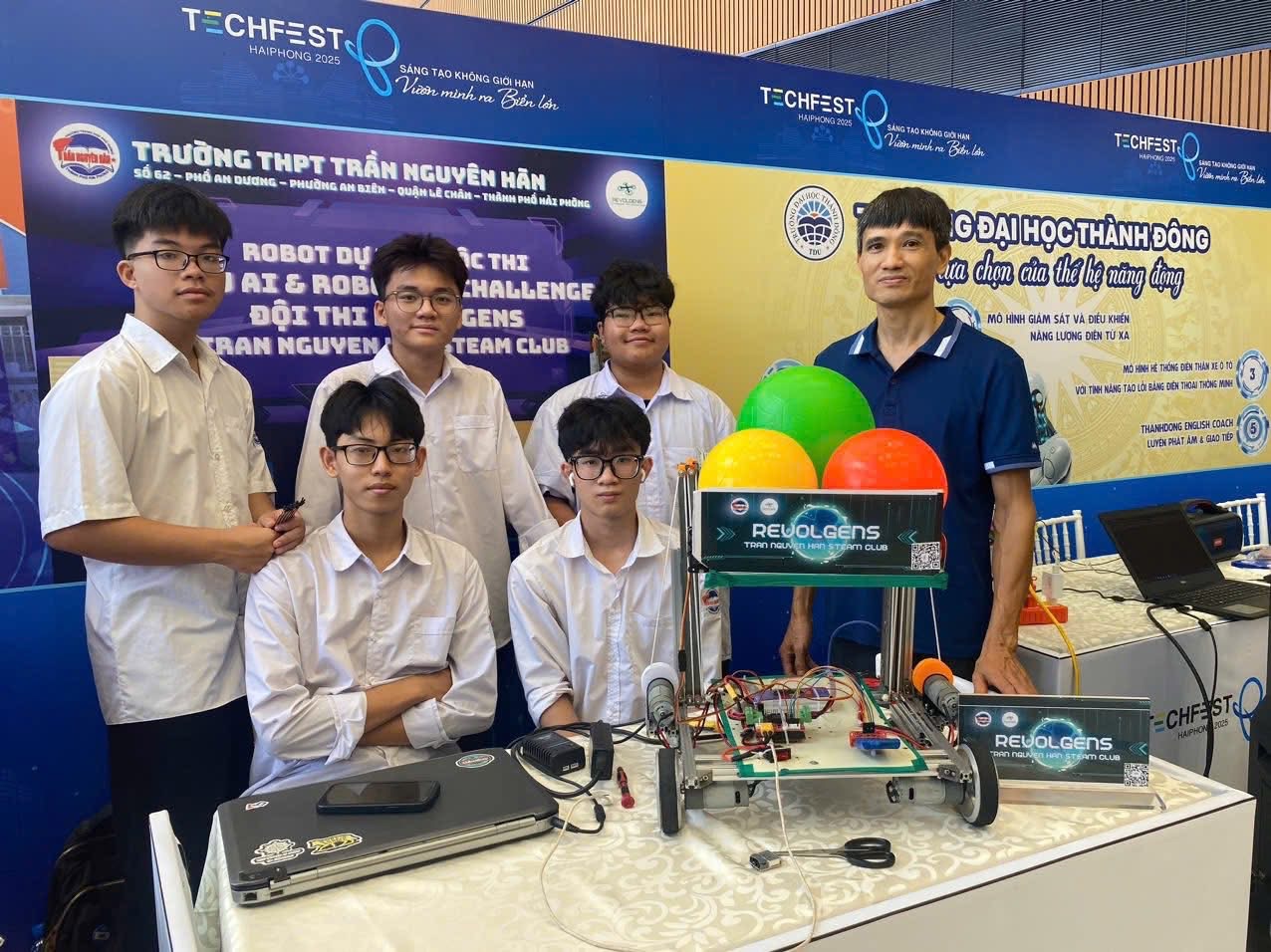 Trường THPT Trần Nguyên Hãn tham dự Techfest Hải Phòng 2025. Trường THPT Trần Nguyên Hãn tham dự Techfest Hải Phòng 2025.