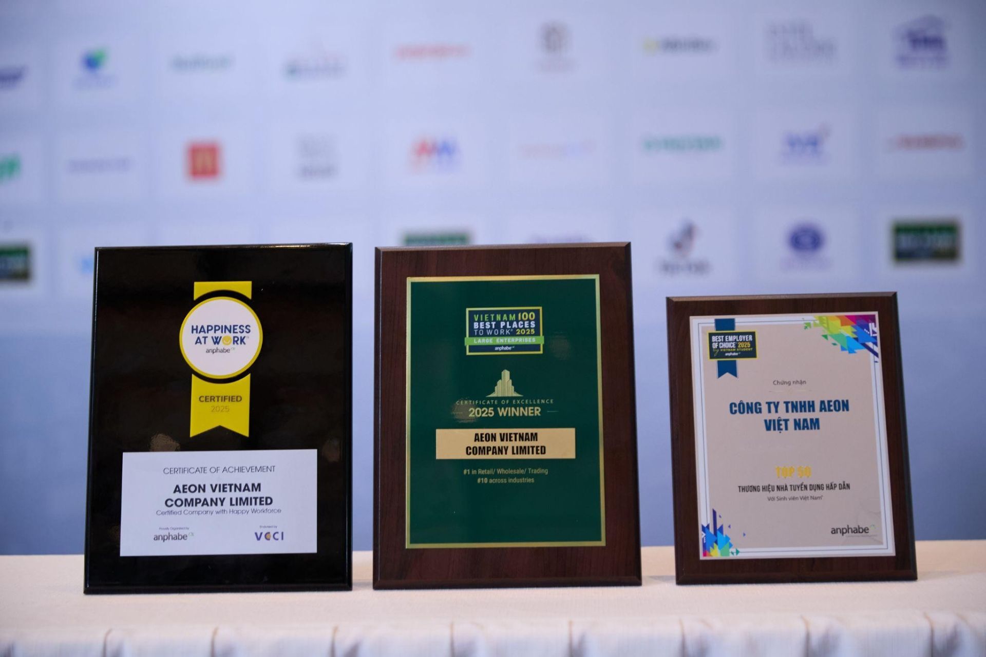 AEON Việt Nam tiếp tục được vinh danh ở nhiều hạng mục giải thưởng tại Lễ Vinh Danh Nơi L&agrave;m Việc Tốt Nhất Việt Nam 2025